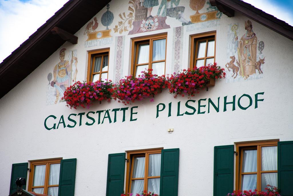 Landgasthof Pilsenhof Entenbraterei Guest house Hechendorf am Pilsensee